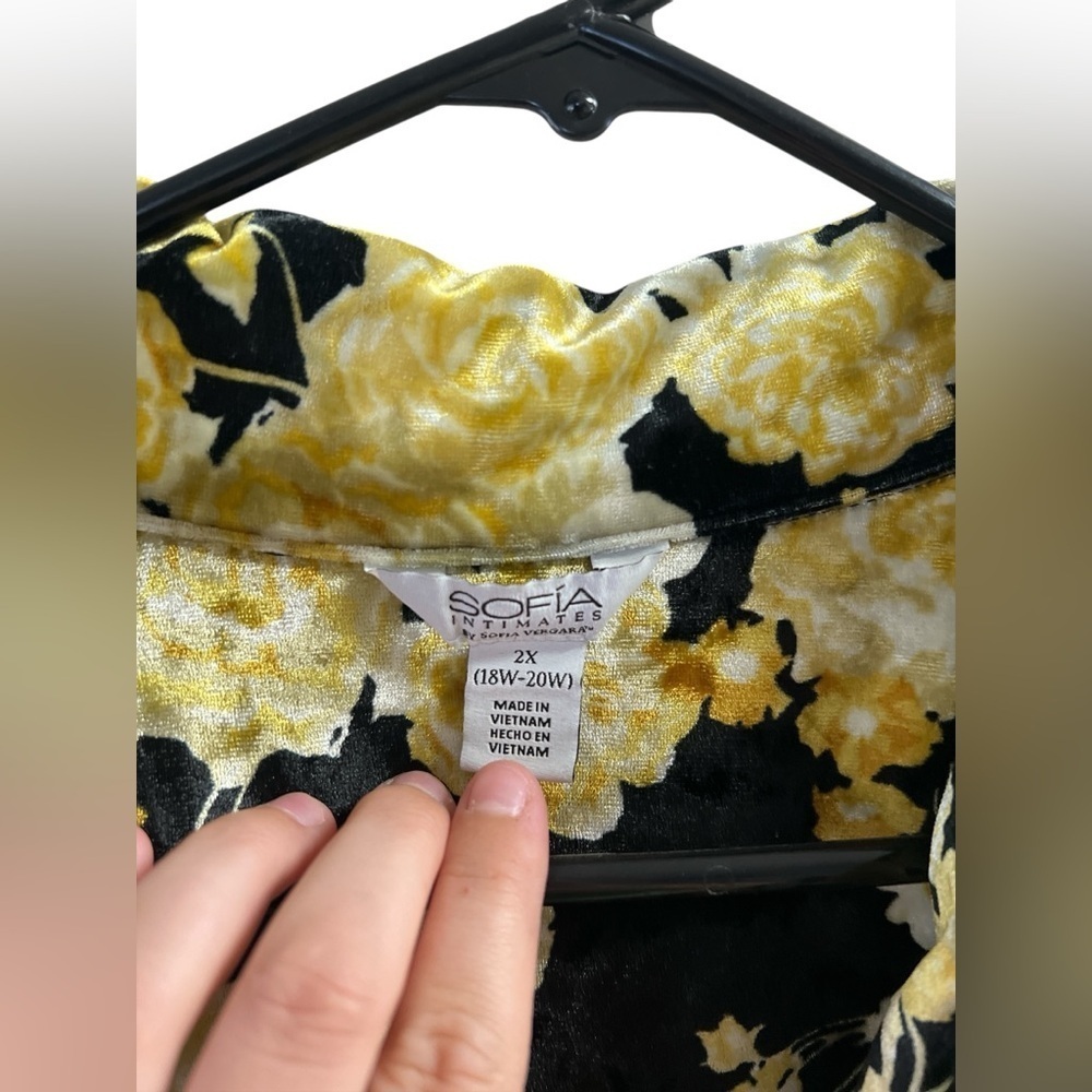 Sofia intimates long sleeve black and gold floral pajama set - Picture 4 of 7